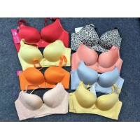 一批品牌內(nèi)衣低價清倉